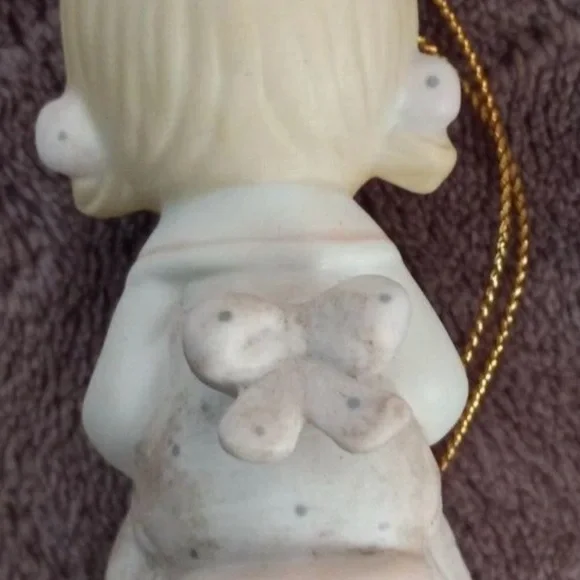 Vintage 1983 Precious Moments Love Is Patient Merry Christmas Ornament In Box - Picture 3 of 3